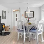 Three-bedroom In * Klemensker