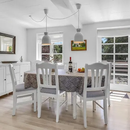 בית נופש Three-bedroom In *