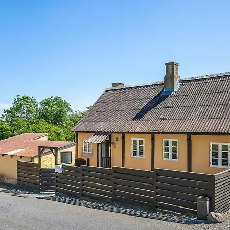 Holiday home 3 Bedroom Cozy In *