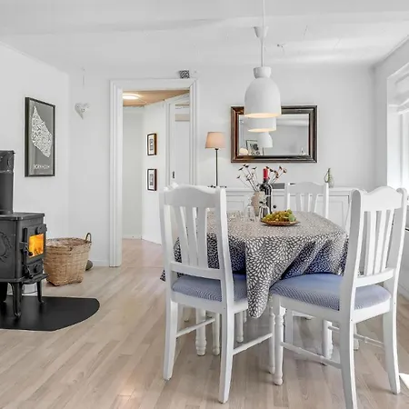 3 Bedroom Cozy In * Klemensker