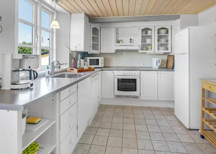 Three-bedroom In Klemensker